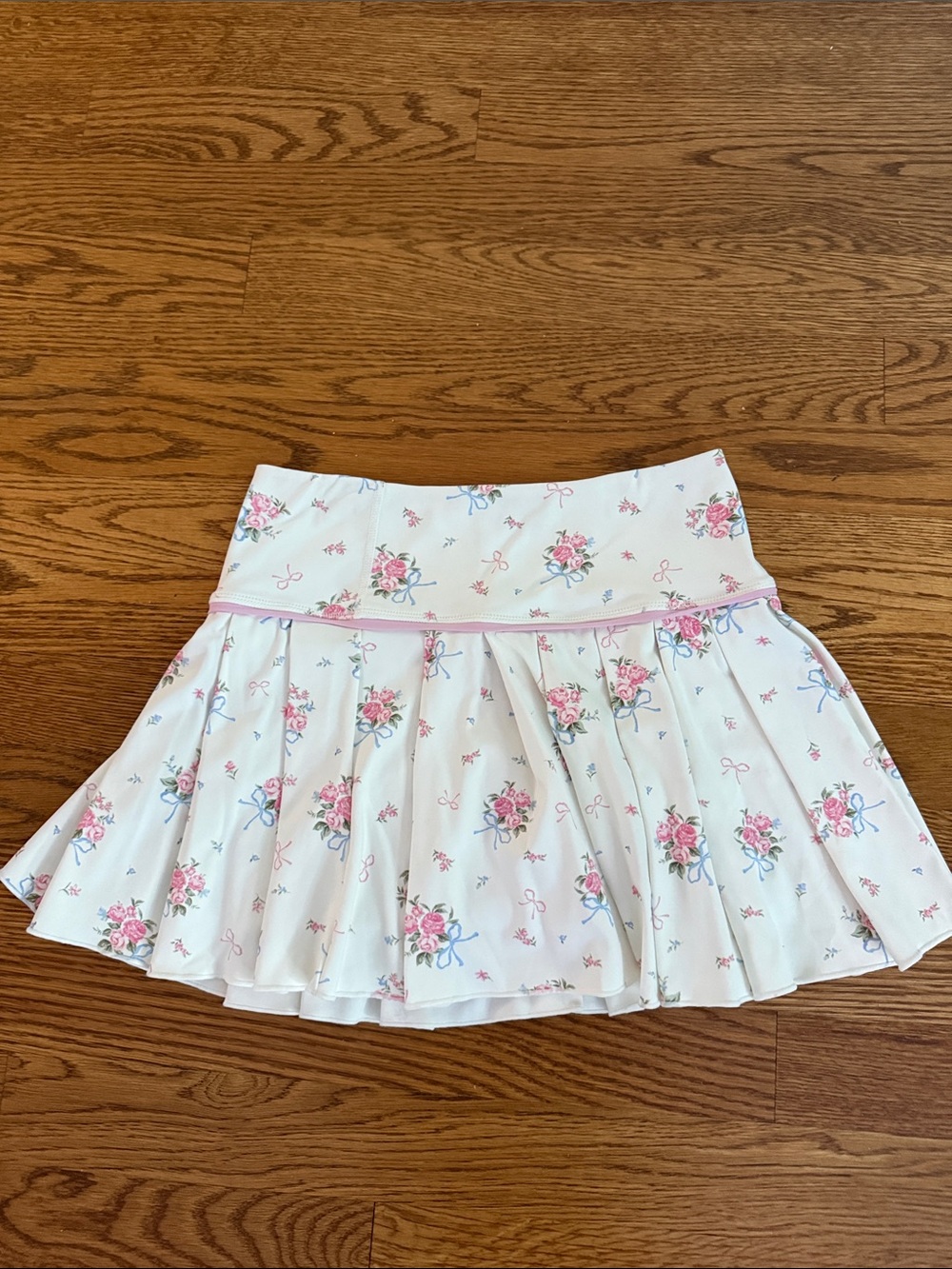 Altar’d State revival xs Floral Pleated White Mini Skirt with Pink Accents